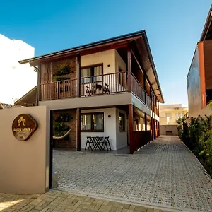 Casa de hóspedes Banzai Brava Suítes Itajaí